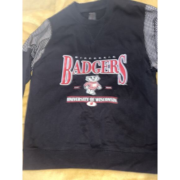 Women’s Game day Victory Black Wisconsin Badgers Rhinestone Sweatshirt Medium - Picture 9 of 16